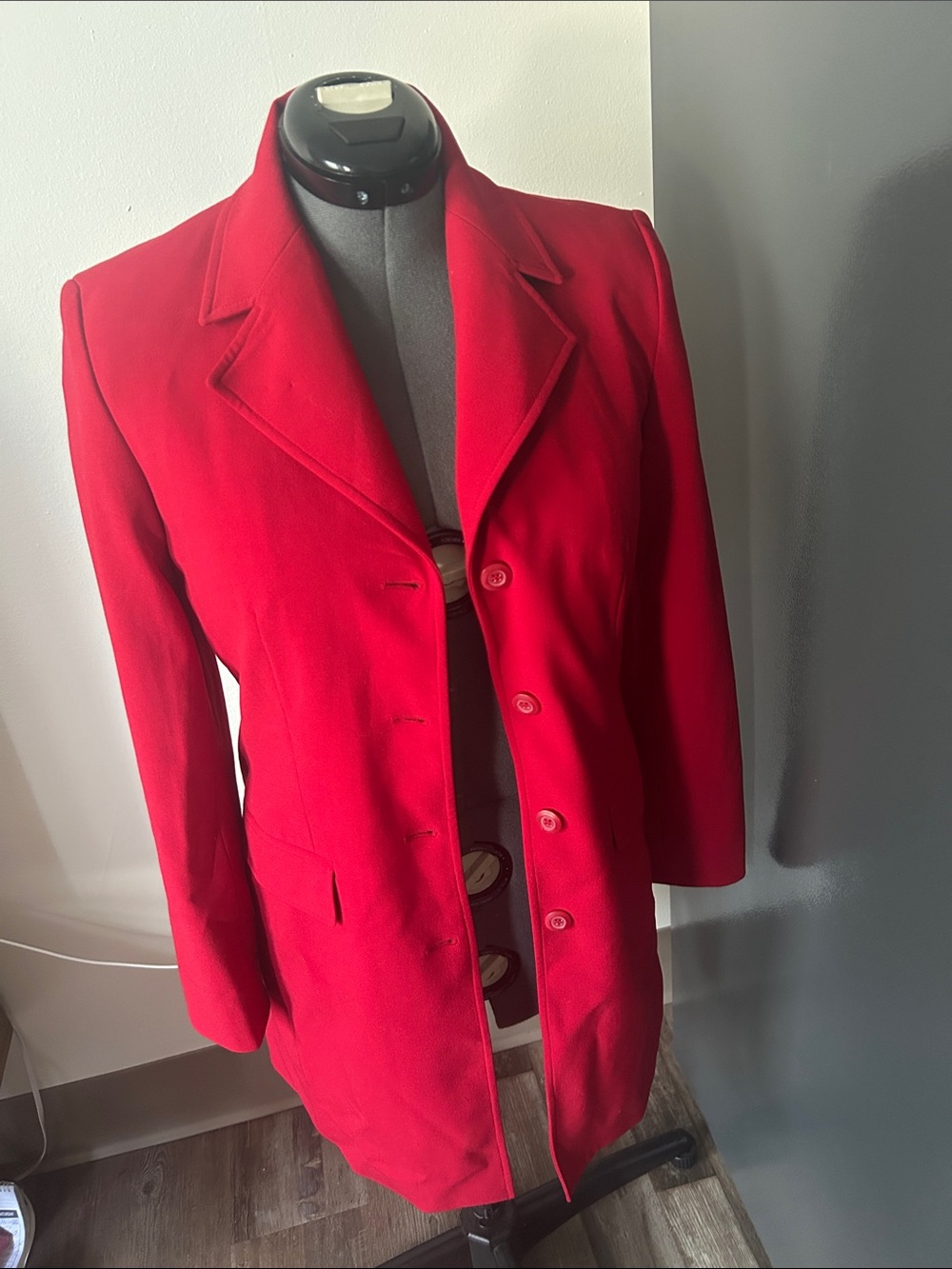 Apostrophe Bold Red Single-Breasted Trench Coat